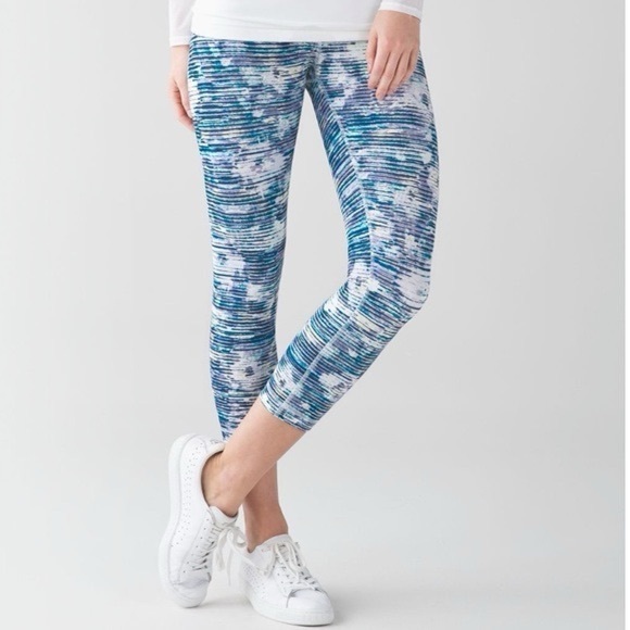 Lululemon Wunder Under Crop Hi-Rise Legging Blurry Bell Multi Size 6 EUC - Picture 1 of 10